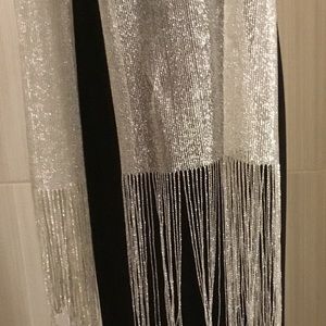 CLASSY❤️DRESSY❤️BEAUTIFUL SILVER LAMÉ SCARF